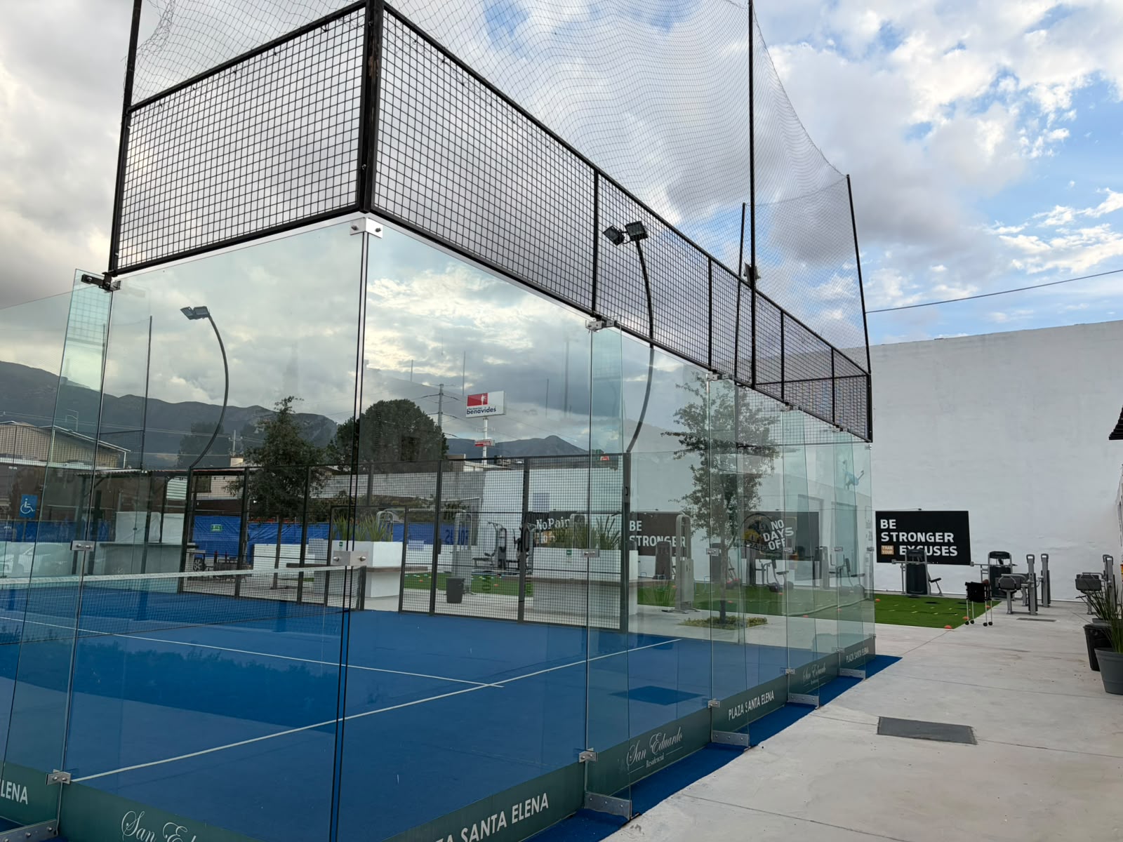 Cancha de pádel de South Padel By Fitt