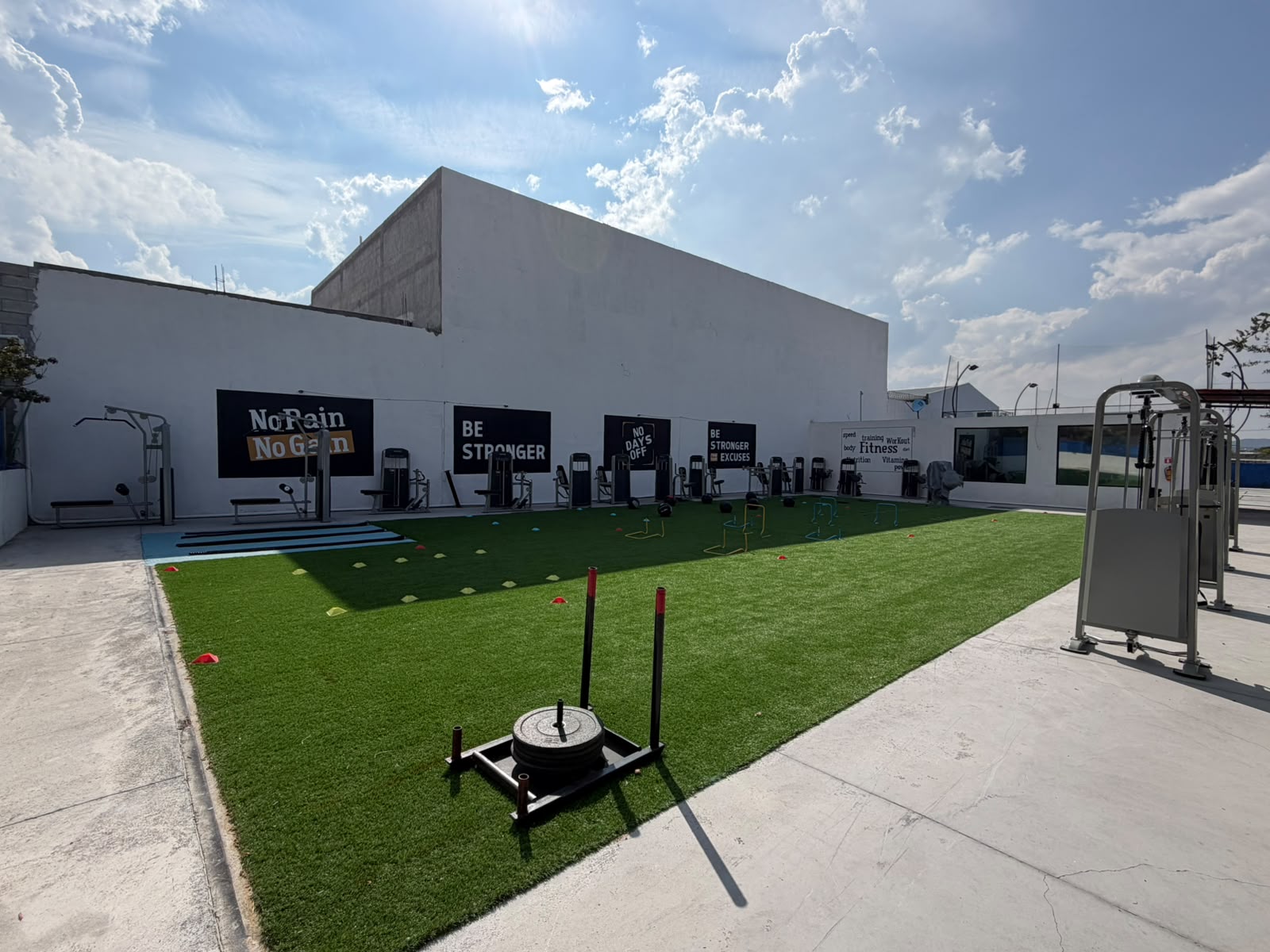 Zona de entrenamiento funcional al aire libre de South Padel By Fitt